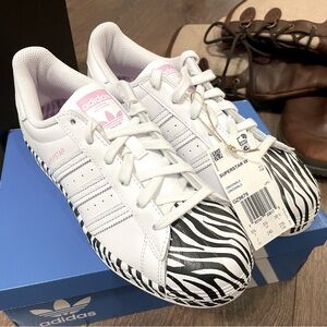 NWT Adidas SUPERSTAR white and black zebra print leather sneakers women size 7